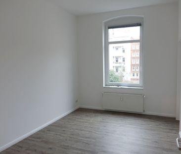 Modernisierte & helle 2-Zimmer-Altbauwohnung in zentrumsnaher Lage - Photo 1