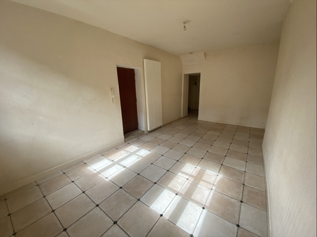 Location Appartement 2 pièces 52m² VILLENEUVE SUR YONNE 89500 - Photo 4