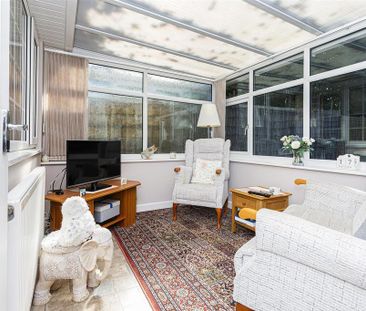 2 bedroom semi-detached bungalow to rent - Photo 4