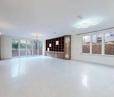 6 bedroom detached house to rent - Photo 2