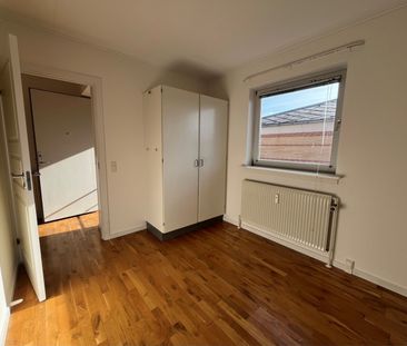 Skøn 3 vær. lejlighed på 81 m2 med stor syd/vestvendt altan. - Photo 4