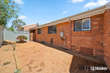 Modern Split-level 2 Bedroom Townhouse - Photo 4