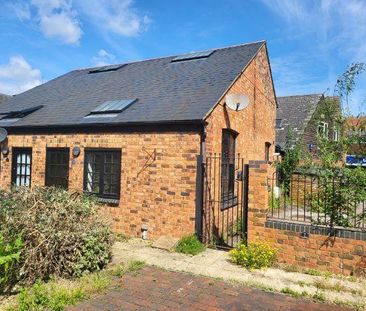 1 bedroom mews to rent - Photo 1