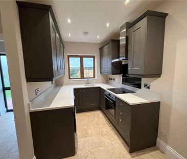 2 bedroom terraced house to rent - Photo 4