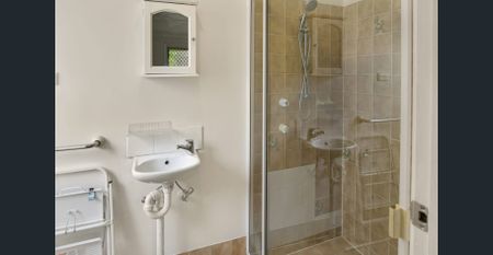 Family-Sized Comfort in the Heart of Collingwood Park! - Photo 5