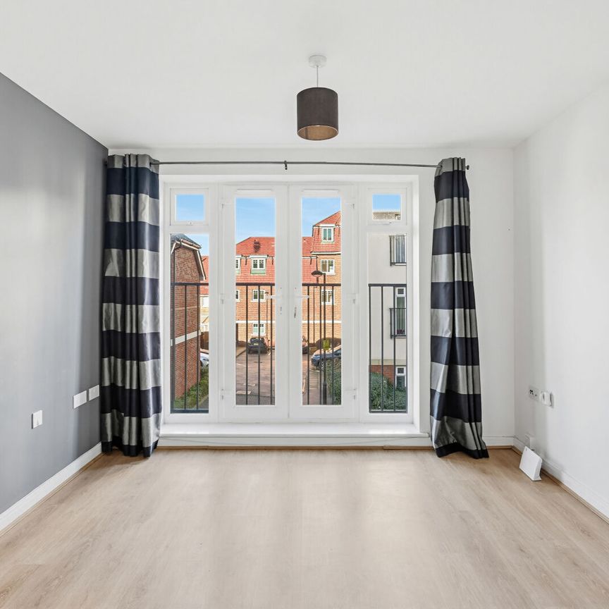 Field House, Schoolgate Drive, SM4 - Photo 1