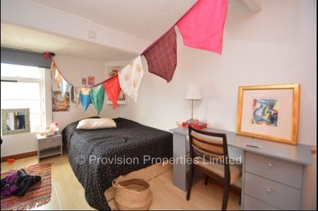 8 Bed Properties in Hyde Park, Leeds - Photo 4