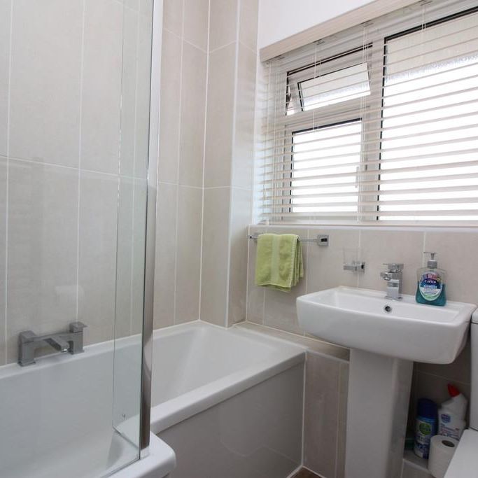 3 bedroom terraced house to rent - Photo 1