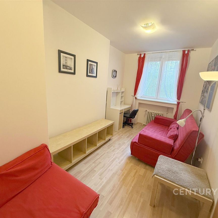 Pronájem bytu 1+kk a garsoniéry 28 m², U gymnázia 1234, Praha - Photo 1