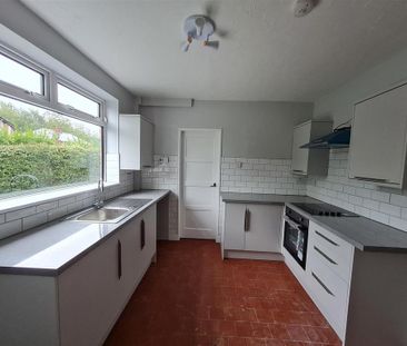 3 bedroom semi-detached house to rent - Photo 3