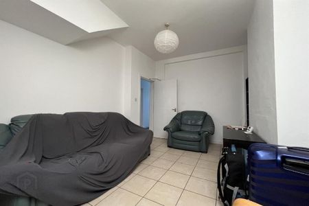 110 Dunluce Avenue, Belfast, BT9 7AZ - Photo 2