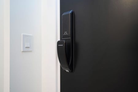 For Lease - 3220 William Coltson Avenue Unit# 813, Oakville, Ontario - Photo 2