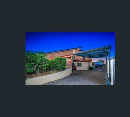 13 Nielson Avenue, Burnett Heads, Qld 4670 - Photo 3
