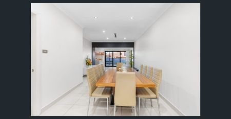 Modern Family Home in a Prime Edensor Park Location - Photo 5