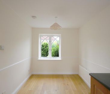 4 bedroom detached house to rent - Photo 3