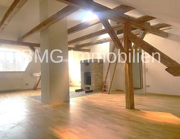 Dachgeschoss in historischem Ambiente - Photo 1