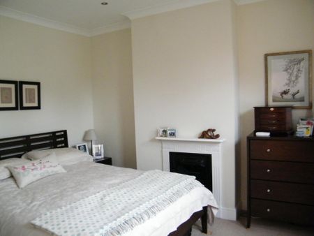 3 bedroom terraced house to rent - Photo 3