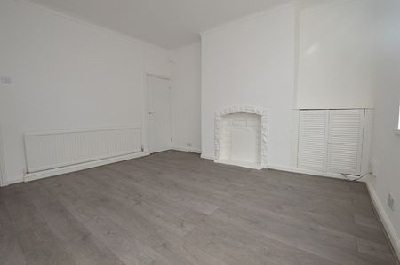 2 Bedroom Terraced House - Photo 4