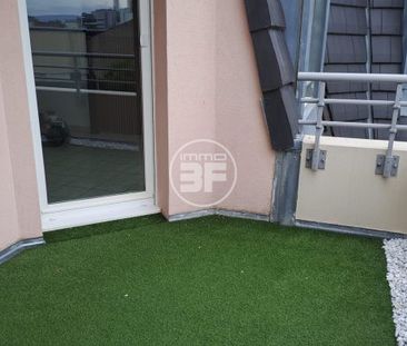 À Louer – Magnifique 3 pièces rénové, terrasse, garage fermé et cave - Photo 2