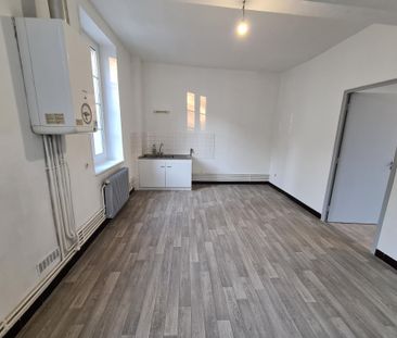 Location Appartement 1 pièce 39m² LE CREUSOT 71200 - Photo 2