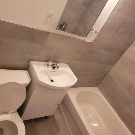 1 CH - 1 SDB - Montréal - $1,200 /mo - Photo 4
