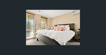 Set in a peaceful court - Photo 5