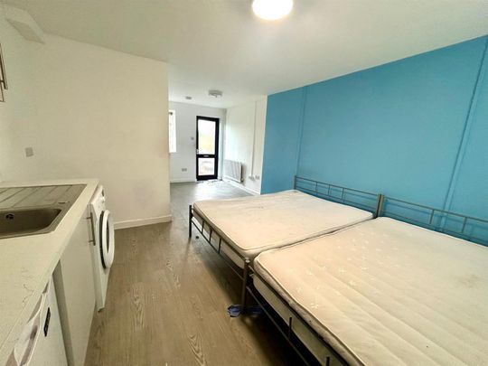 Radlett Road, Frogmore, St Albans, AL2, London - Photo 1