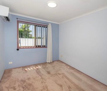 Carseldine - Photo 3