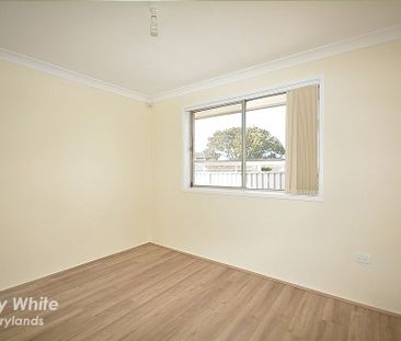 LARGE SIZED 3 BEDROOM HOME WITH AC! - Photo 4