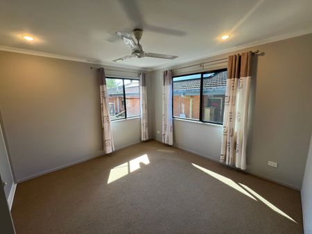 1/12 Kennedy Street, South Mackay - Photo 2