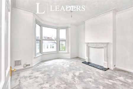 3 bedroom house to rent Hartington Road, SS1 - Photo 2