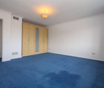 3 bedroom apartment to rent - Photo 6