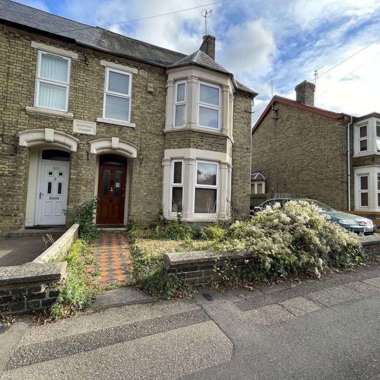 1 bedroom in a house share to rent - Photo 1