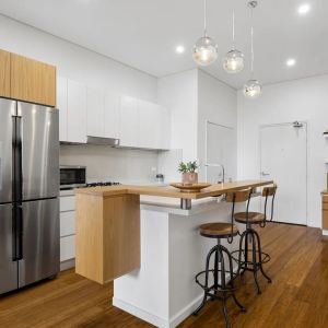 Contemporary Comfort Meets Everyday Convenience - Photo 2