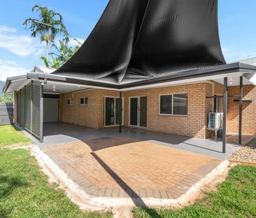 Elevated Home with Views - Full AC - 6x4 Shed - 13Kw Solar - Photo 5