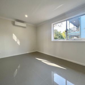 New Granny Flat for Rent Next to Croydon Station - Photo 2