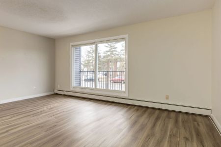 - 1 Bedroom at Parklane Gardens - Photo 2