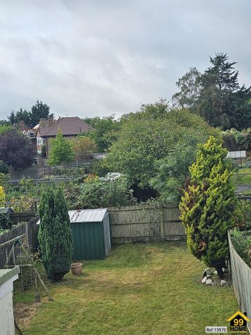 3 bed Semi-detached in Worplesdon Road , Guildford, GU2 9RS - Photo 2