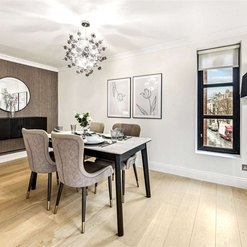 A light and modern three-bedroom, two-bathroom apartment on the second floor (with lift) of a modern development on Drayton Gardens SW10. - Photo 1