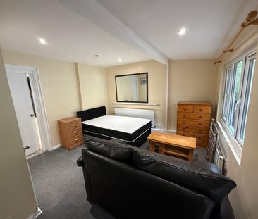 Room in a Shared House, Downderry Road, BR1 - Photo 2