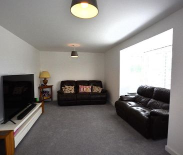3 bedroom detached house to rent - Photo 2