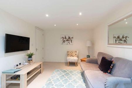 Gloucester Place, Cheltenham, GL52 - Photo 3