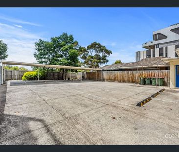 "Essendon Lifestyle Made Easy – Power and Water Included" - Photo 5