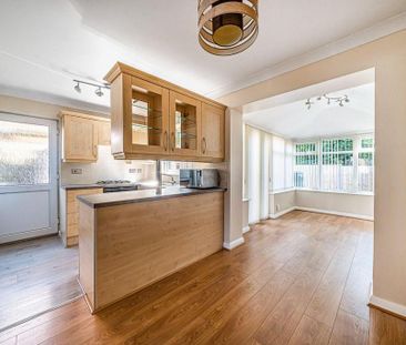 3 bedroom semi-detached house to rent - Photo 3