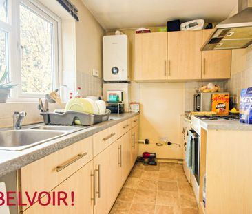 Flat to rent on - Photo 1