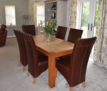 3 bedroom detached bungalow to rent - Photo 2