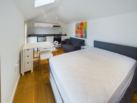 Studio to rent - Photo 2