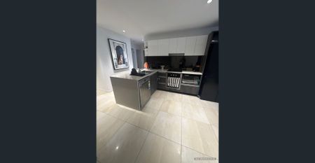 Two bedroom Apartment on Kawana Island - Photo 2