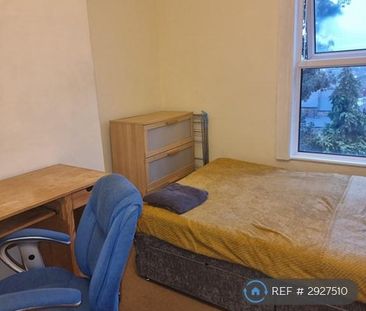 1 bedroom in a house share to rent - Photo 4