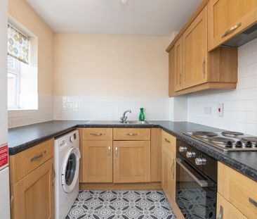 2 bedroom flat to rent - Photo 6